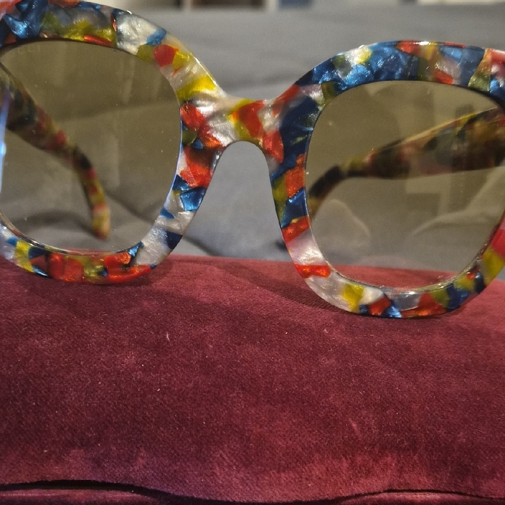 Gucci Colorful Women's Sunglasses - Picture 5 of 7